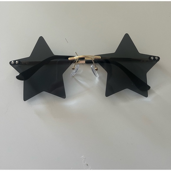 CLOSET CLEAROUT!!!! star&fire sunglasses + cute patches!!!!! - Picture 2 of 8